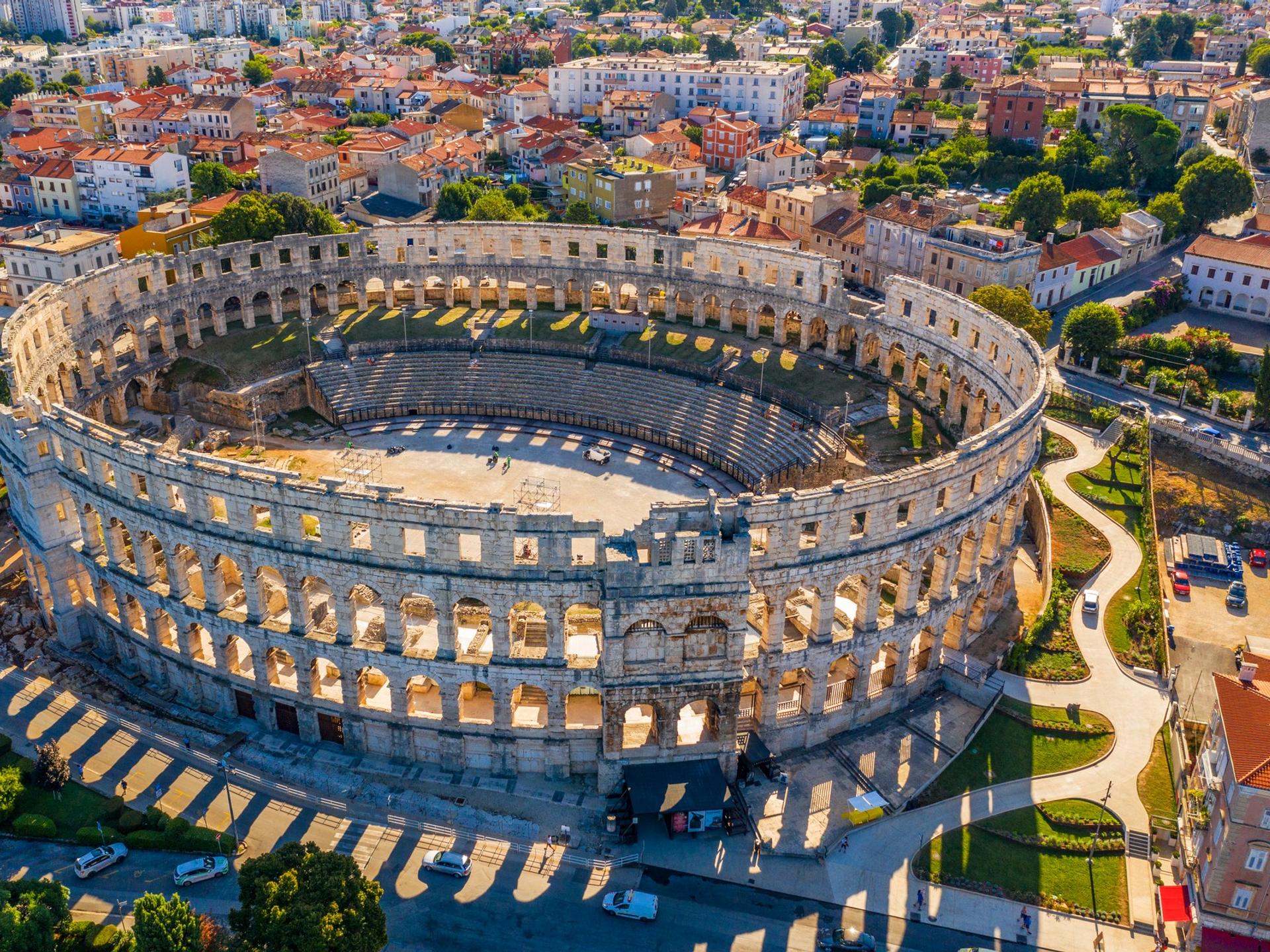 Aerial view of bridge in Pula