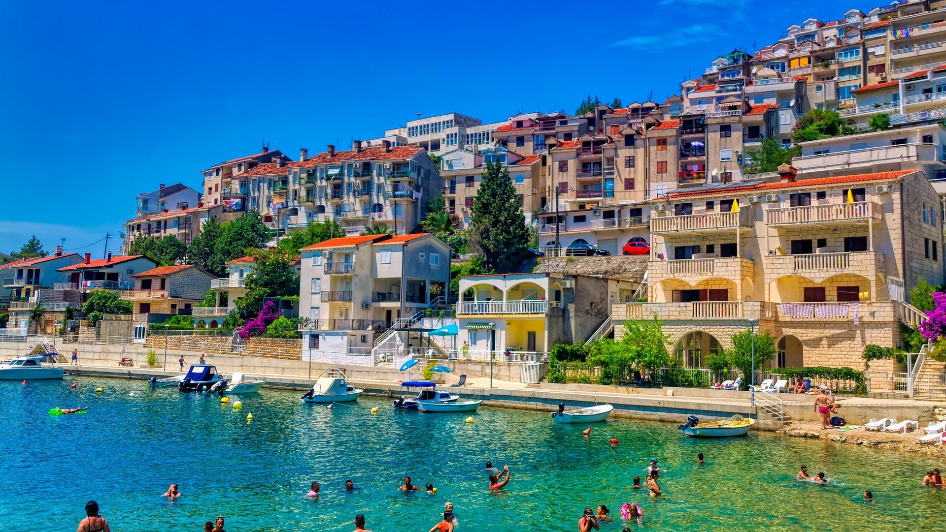 Lake in Neum on a sunny day