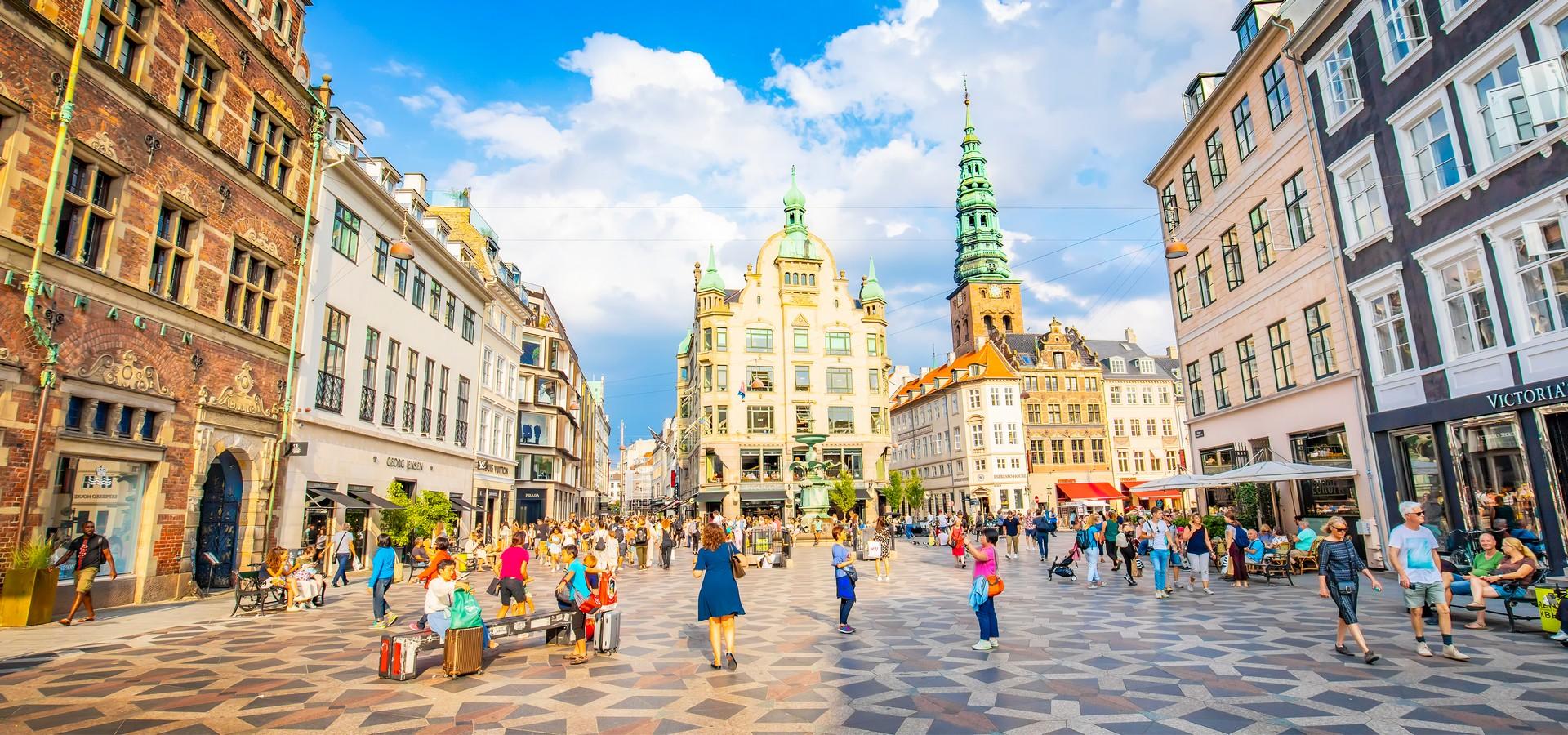 City square in Kobenhavn with cloudy sky