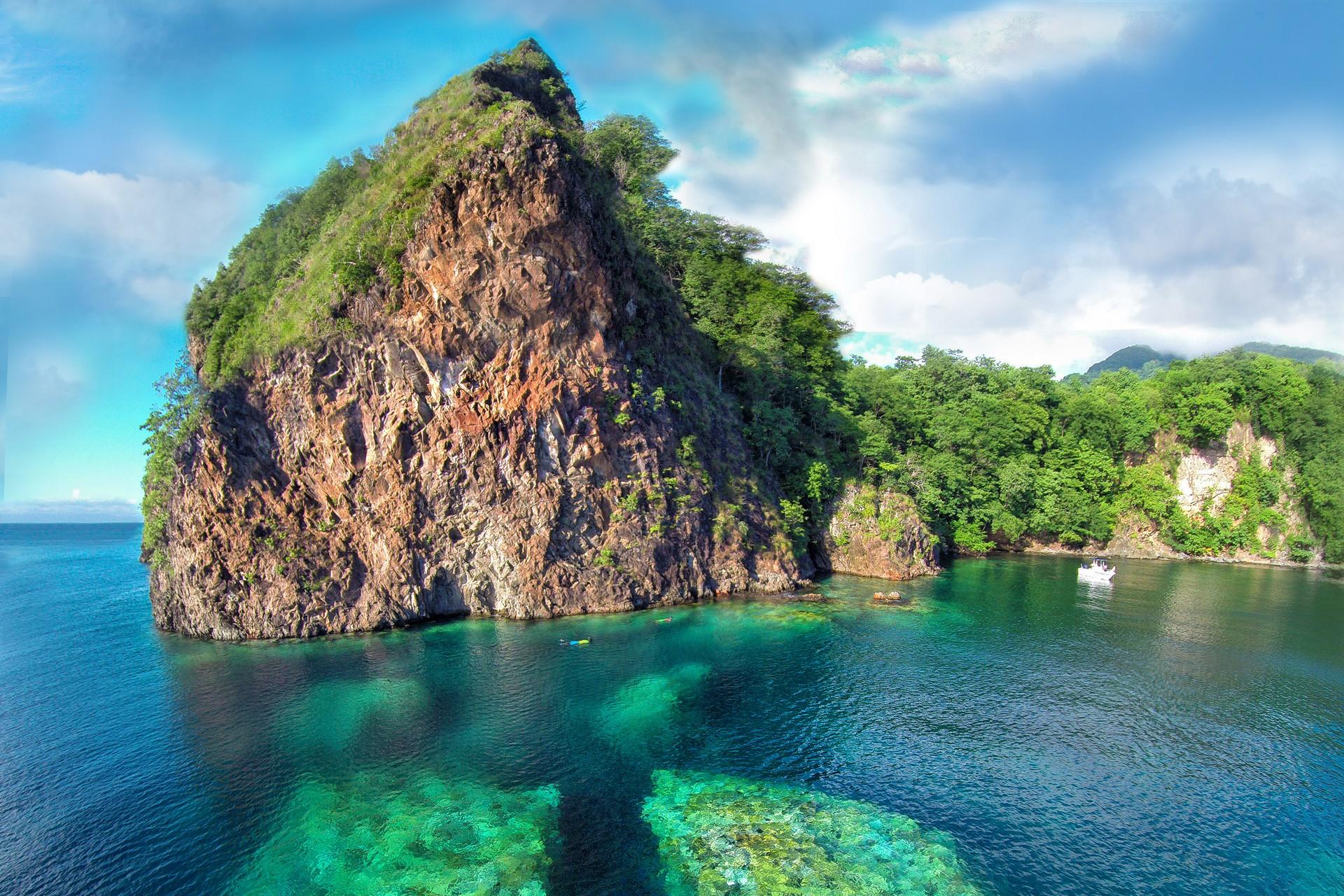 Lake in Dominica in partly cloudy weather