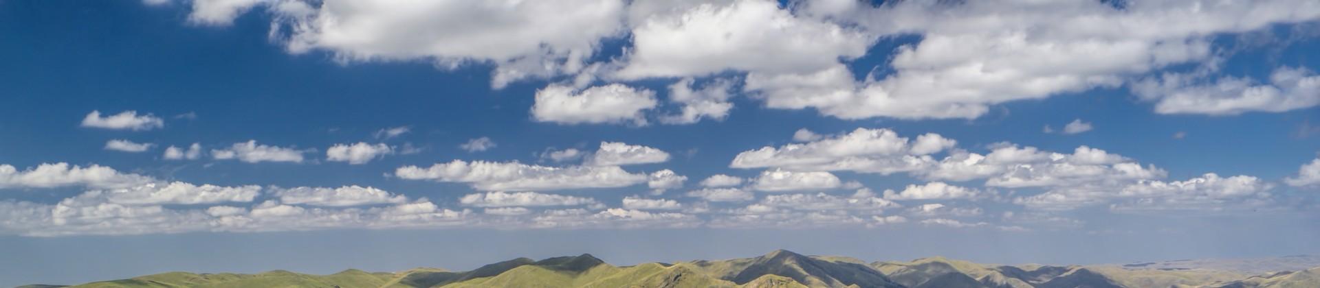 Countryside near Córdoba in partly cloudy weather