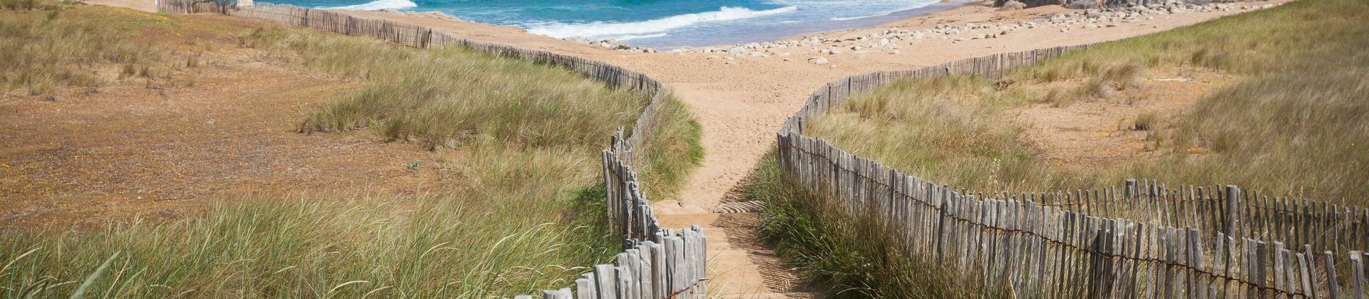 Beach near Quiberon on a day with cloudy weather